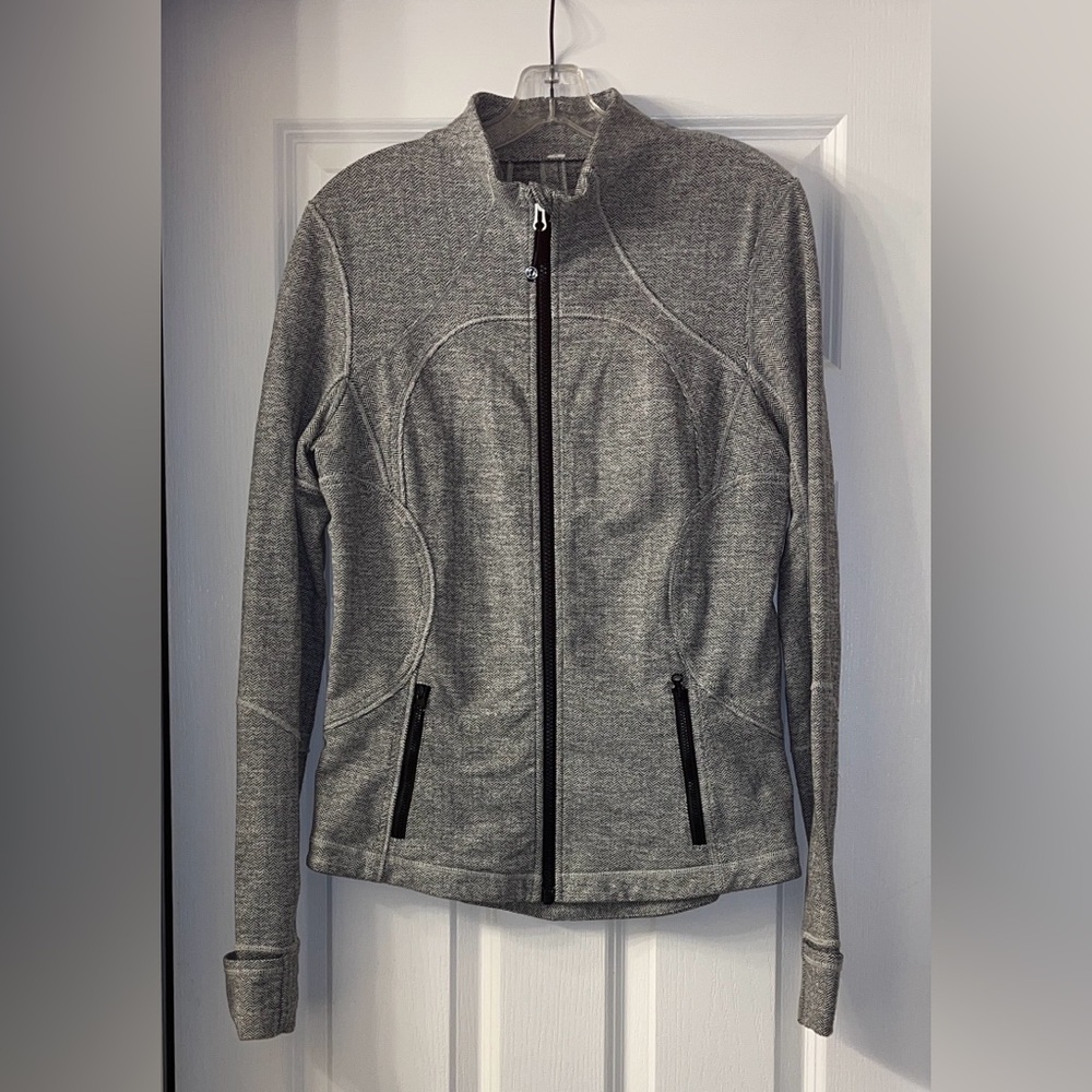 EUC Lululemon Forme Jacket II *Textured - Picture 4 of 10